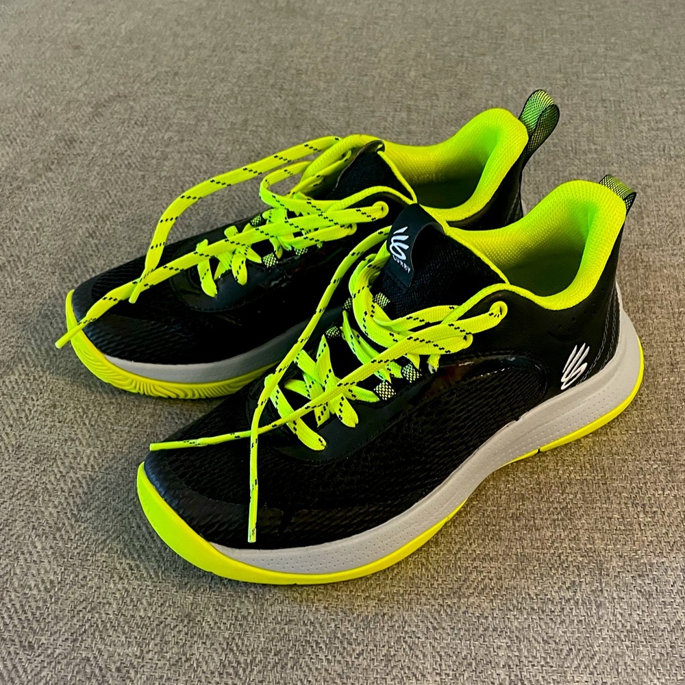 UA CURRY SNEAKERS